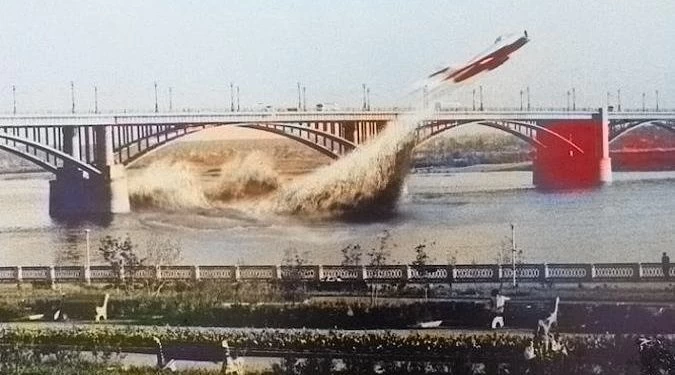 MiG-17: Ποια η ιστορία της φωτογραφίας «μύθου» με τον πιλότο σε απόγνωση